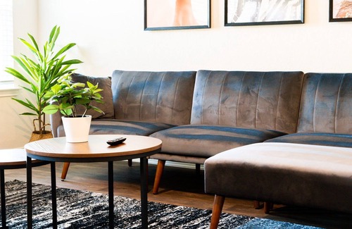 San Antonio House | Your Alamo Oasis