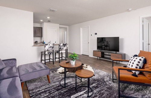 San Antonio House | Your Alamo Oasis