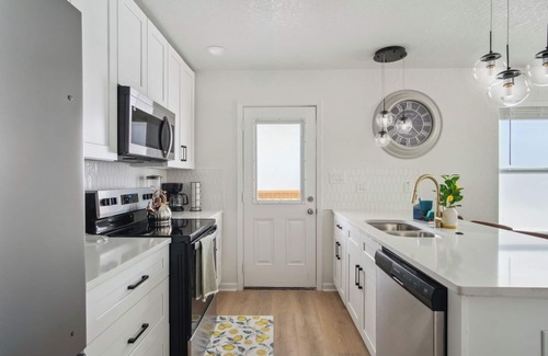 Denver Heights Cottage | Your Amazing 3br/2ba Downtown Delight!