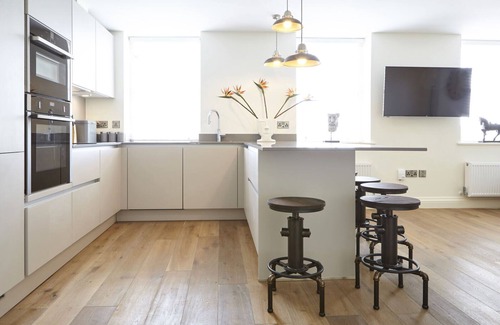 Bristol Villa | Your Apartment | Bristol Redcliffe Parade - No.3