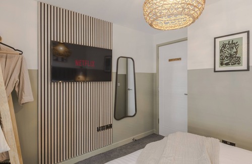East Walworth Apartment | Your Apartment | Two Bed Apartment with Terrace