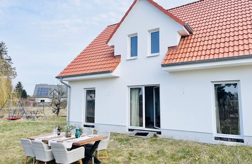 Oberhavel House | Your best family holiday - right on the water just outside of Berlin