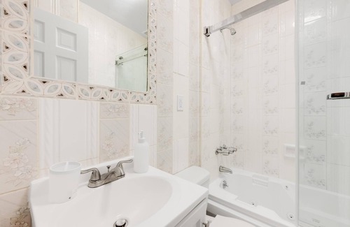 Bay Ridge House | Your Brooklyn Getaway: Bay Ridge Allure