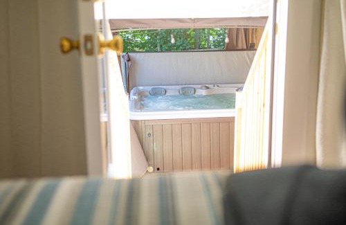 Woburn Apartment | Your Cozy and Relaxing Retreat