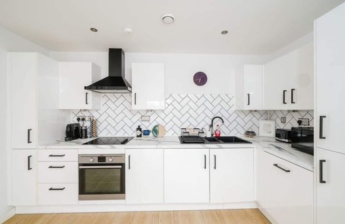 Brooklands Apartment | Your Cozy Stay in Romford