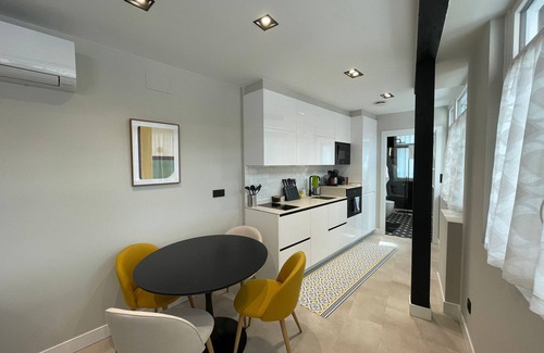 Bilbao City Centre Apartment | Your dream apartment, a bright studio in the heart of Casco Viejo.