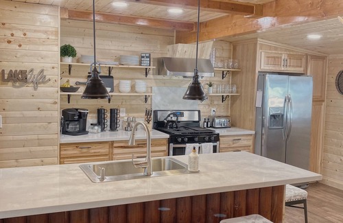 Yosemite Forks Cabin | Your family friendly Yosemite/Bass Lake getaway across from a river!