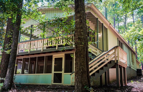 Pine Mountain Ski Chalet | Your family will love this spacious country gem with screened in porch!