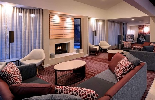 Waldron Hotel | Your Gateway to Kansas City Thrills! 3 Relaxing Units! Pets Allowed