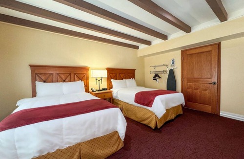 Western Division Hotel | Your Gateway to Stone Bridge with Relaxing Room and Free Breakfast