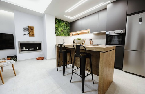 Volos Apartment | “Your Home Away from Home – With a Touch of Style”