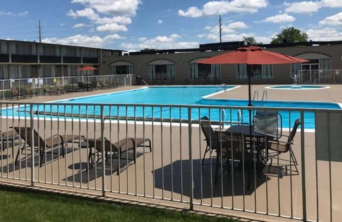 Bethlehem House | Your Home Away From Home! Onsite Pool, Pets Allowed, Free Parking