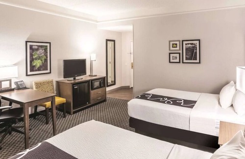 Woodlands Village House | Your Home Away From Home! 3 Convenient Units, Free Parking, Free Breakfast