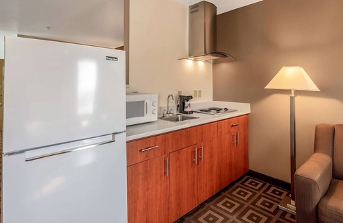 Tri-Cities House | Your Home Away From Home! 2 Family-friendly Units! Near Tri-Cities Airport!