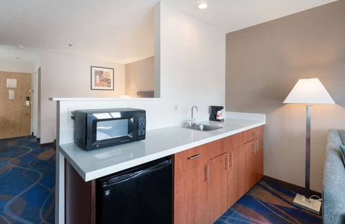 Tri-Cities House | Your Home Away From Home! 2 Family-friendly Units! Near Tri-Cities Airport!