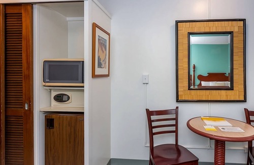 Ala Moana House | Your Home Away From Home! Onsite Pool, Pet-Friendly Property