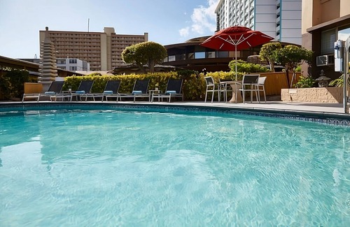 Ala Moana House | Your Home Away From Home! Onsite Pool, Pet-Friendly Property
