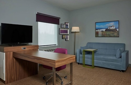 Sherwood - Tualatin North Hotel | Your Home Away from Home! Pets Allowed, Free Breakfast, Pool, Free Parking!
