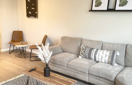Cumberland Apartment | Your home away from home close to Battery where long term stays are welcome.