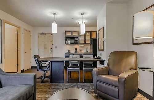 Wichita Hotel | Your Home Away From Home! Pet-Friendly Property, Parking Near Barrington Park!