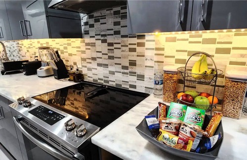 Kenner - Louis Armstrong International Airport Apartment | Your home, away from home!