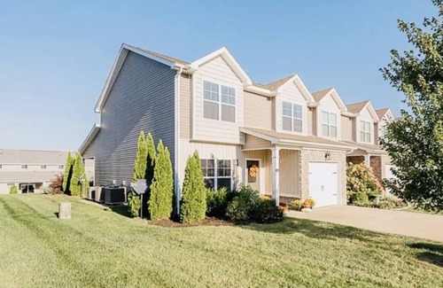 Georgetown House | Your home away from home! nBeautiful Modern Townhome,nGeorgetown KY!