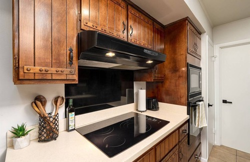 Vance Jackson House | Your Home Away From Home in The Medical Center