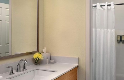 Parsippany House | Your Home Away From Home! 2 Convenient Units, Free Parking, Pet Friendly!