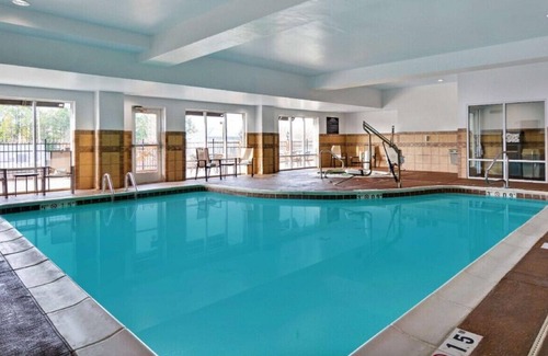 Hoover House | Your Intimate & Romantic Sanctuary W/ Free WiFi