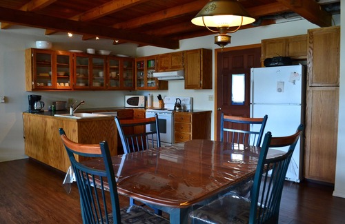 Oroville House | YOUR INVITED To PLAY & RELAX On THE LAKE Warm Weather & Beautiful Sunsets