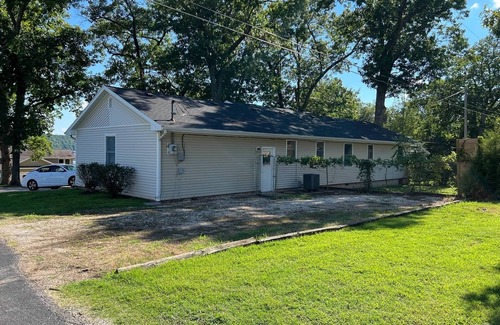 Sunrise Beach House | Your Lake Getaway at 38mm – Views, Comfort, Peaceful Vibes…and WIFI!