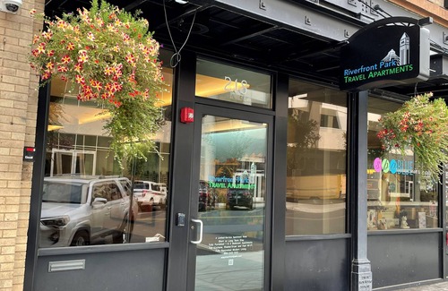 Riverside Apartment | Your Lovely 1 Bed Travel Apartment in the Heart of Spokane