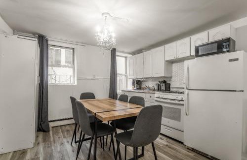 East Harlem Apartment | Your Manhattan Escape! Beautiful 3BD 1BTH Apt in Kips Bay near Top attractions