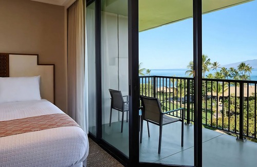 Kaanapali Hotel | Your Maui Oasis: Where Culture Meets Comfort! 2 Elegant Units, With Pool