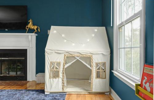 Durham House | Your Modern Family Retreat, Sleeps 10!