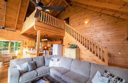 Marion Cabin | Your Mountain Getaway: 3 BR Log Home with Scenic Views on Private 2 Acres