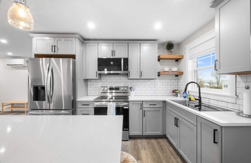 Mystic - New London Apartment | Your Mystic Hilltop Escape: Close Walk to Downtown