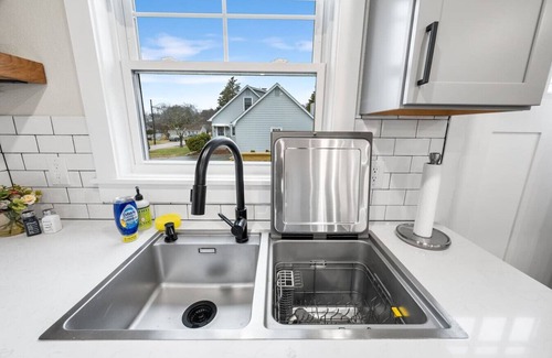 Mystic - New London Apartment | Your Mystic Hilltop Escape: Close Walk to Downtown