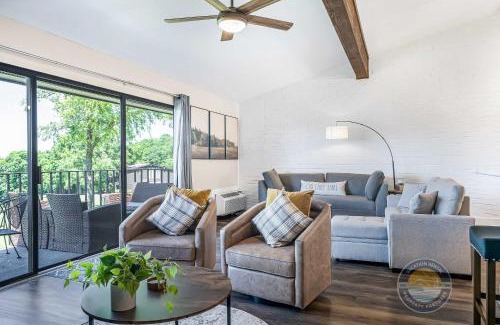 Lake Geneva House | YOUR New Luxury Lakeview Condo w Pool Access
