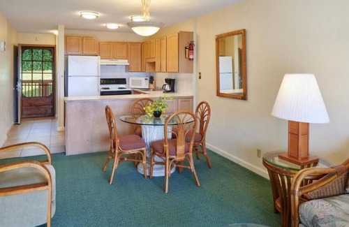 Nawiliwili Apartment | Your Next Getaway Starts Here! 2 Spacious Room w/ Private Balcony, Kitchen