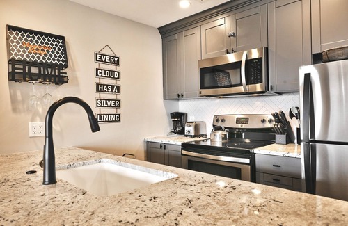 Park City Condo | Your own balcony, full kitchen in Canyons Village by RedAwning - Save 20% on 7+ Nights!