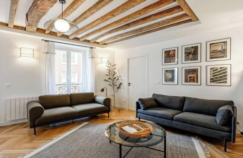 Val-de-Grace Apartment | YOUR PARISIAN ESCAPE NEXT TO LUXEMBOURG GARDEN AT RUE DU VAL DE GRÂCE