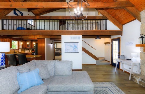 Lake Ozark House | Your Perfect Lakeside Getaway – Spacious & Fun with an Amazing Dock