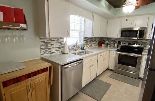 Englewood South Condo | Your piece of Paradise at Palm Manor Condo