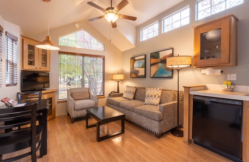 Napa Apartment | Your Private Napa Getaway! Free Parking, Outdoor Swimming Pool!