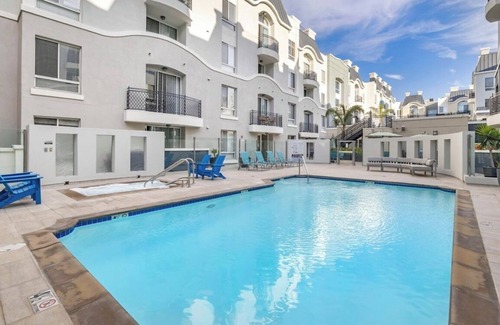Marina del Rey Apartment | Your Private Oasis in the Hub of Marina del Rey