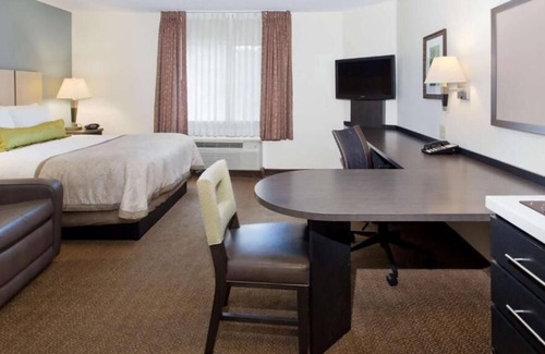 Somerset House | Your Relaxing Getaway Awaits! 4 Comfortable units! Near Colonial Park