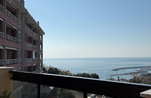 Varazze Apartment | Your retreat in Varazze - spectacular views and the sea at your fingertips!