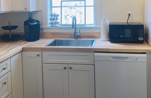 Thomas Square Apartment | Your sweet home away from home under the trees canopy of Savannah