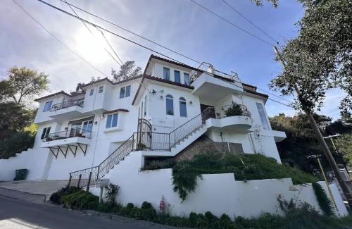 Studio City House | Your Vacation Home in the Hills of Studio City